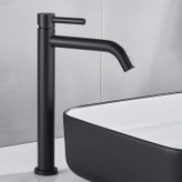 شیر نصبشده روی روشویی روکابینتی مدرن