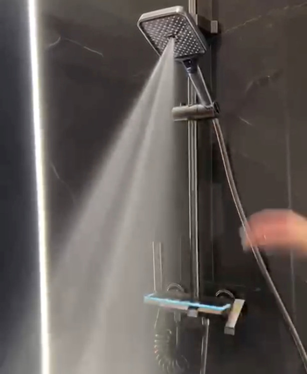 نصب دیواری دوش دیجیتال هوشمند برند Dikalan