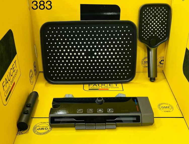 دوش پیانویی دیجیتال با طراحی مدرن رنگ مشکی