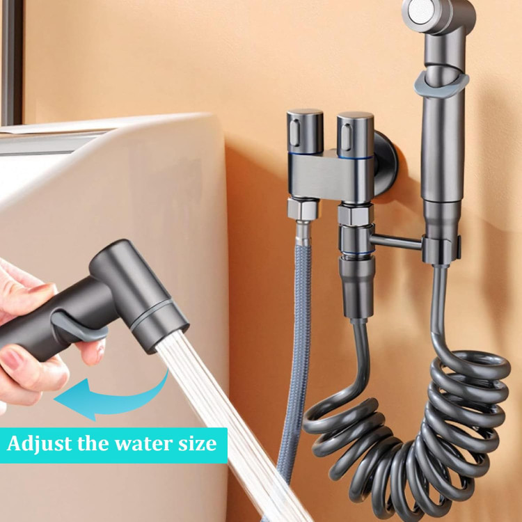 شاتاف توالت فرنگی دیکالان در فضای سرویس بهداشتی مدرن