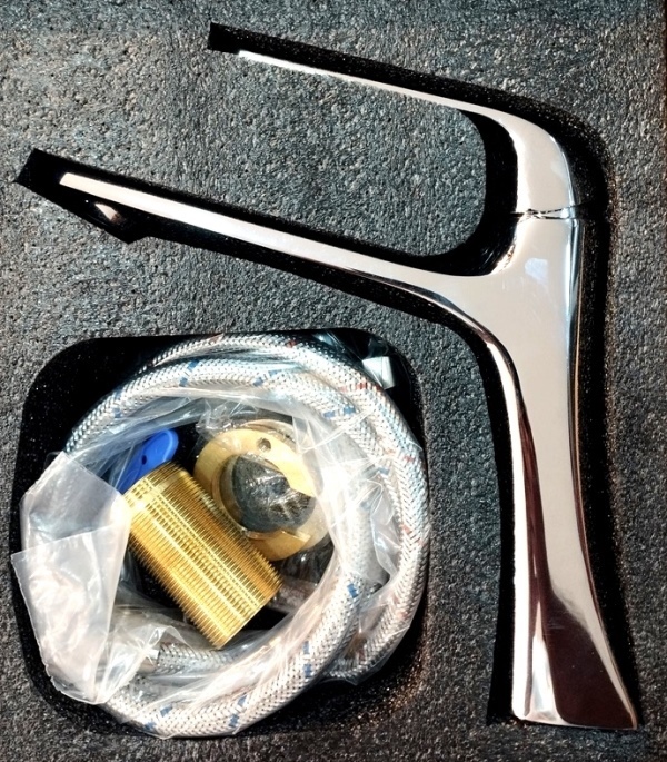 نمای لوکس شیر روشویی برنجی هایشن