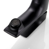 تصویر نزدیک شیر washbasin Hyshin کوتاه