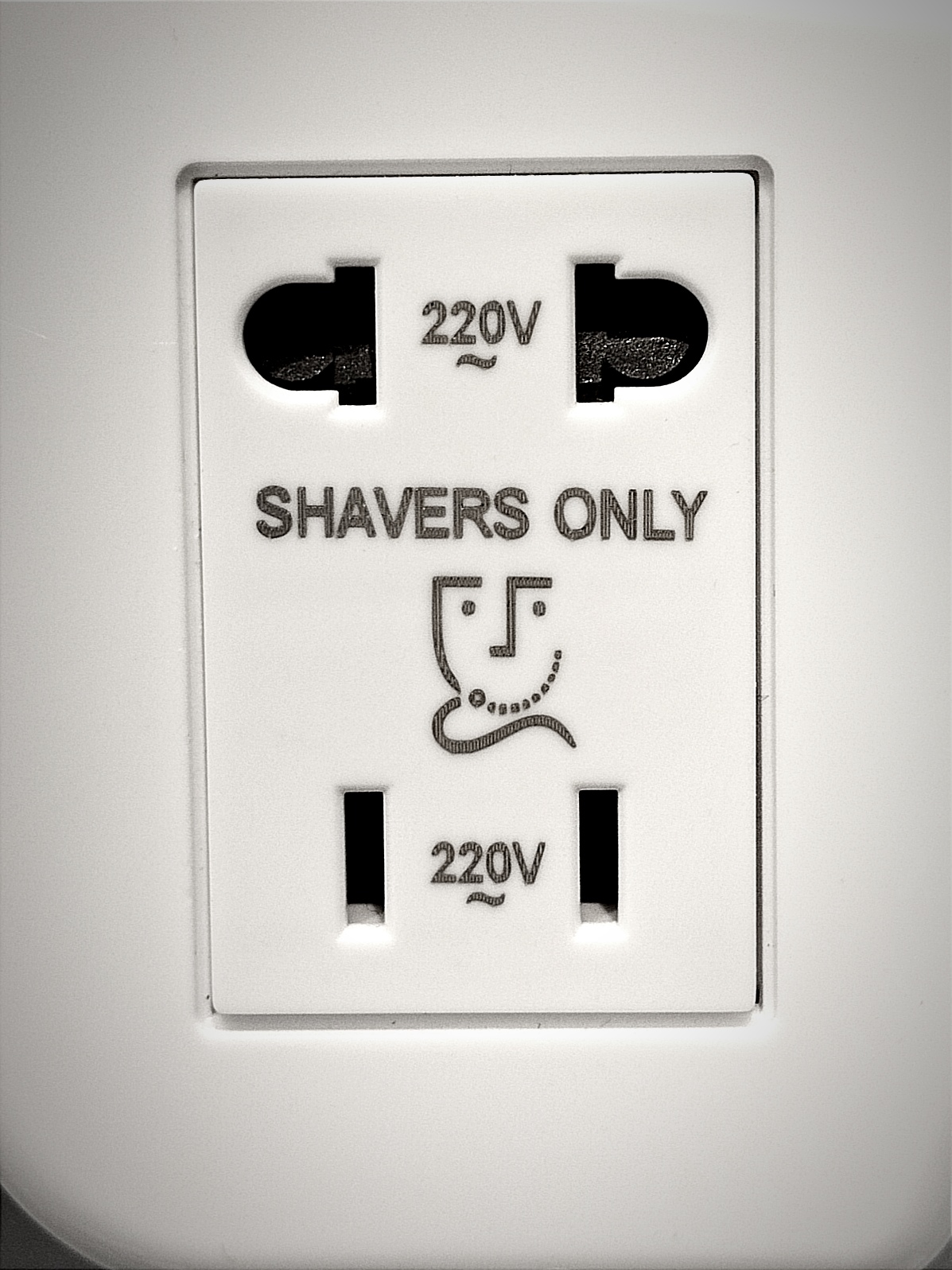 سشوار دیواری ضد رطوبت برند هاشین